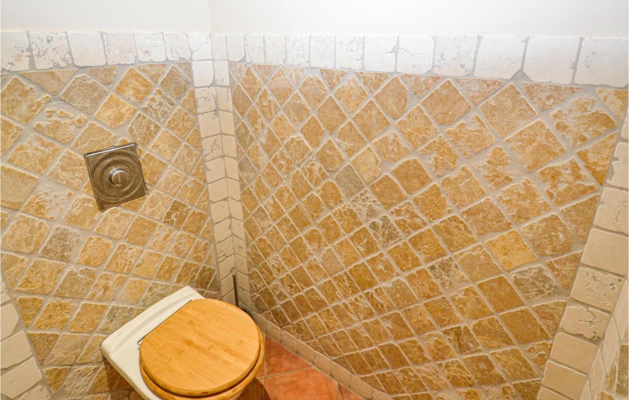 3 Bedroom Awesome Home In Chateuneuf De Gadagne Chateauneuf-de-Gadagne Экстерьер фото