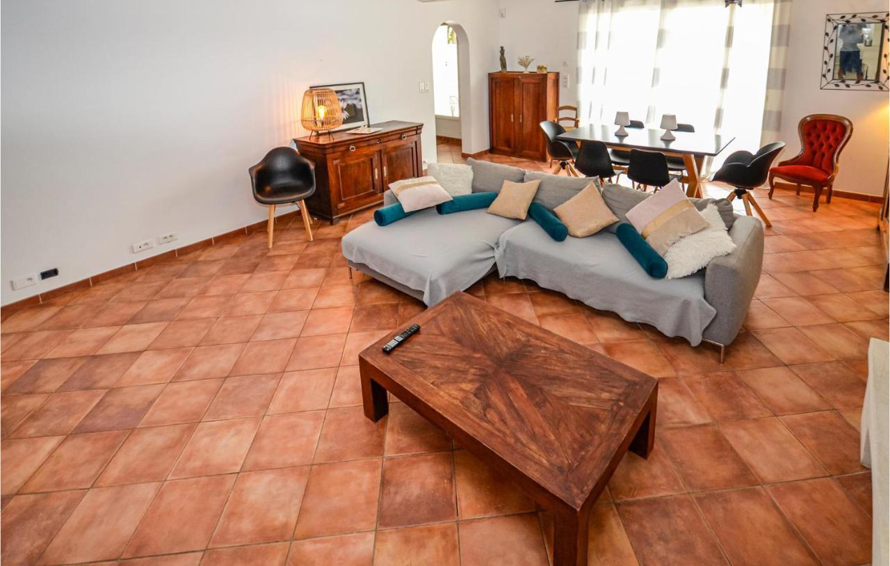 3 Bedroom Awesome Home In Chateuneuf De Gadagne Chateauneuf-de-Gadagne Экстерьер фото