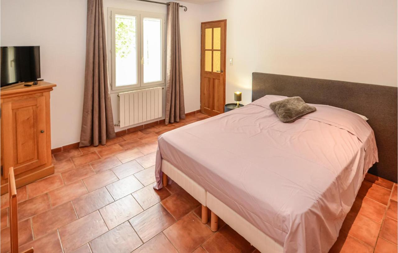 3 Bedroom Awesome Home In Chateuneuf De Gadagne Chateauneuf-de-Gadagne Экстерьер фото