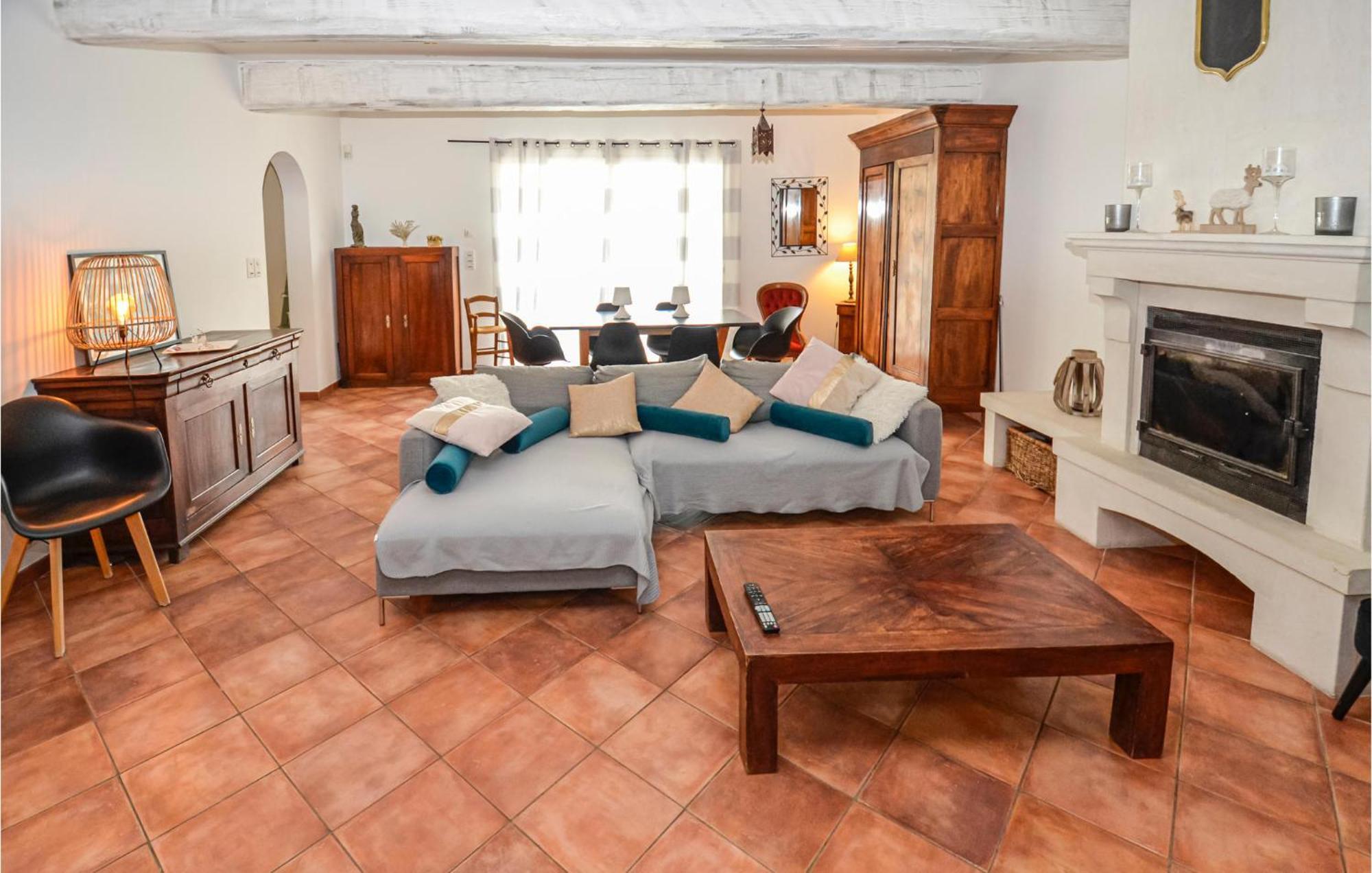 3 Bedroom Awesome Home In Chateuneuf De Gadagne Chateauneuf-de-Gadagne Экстерьер фото