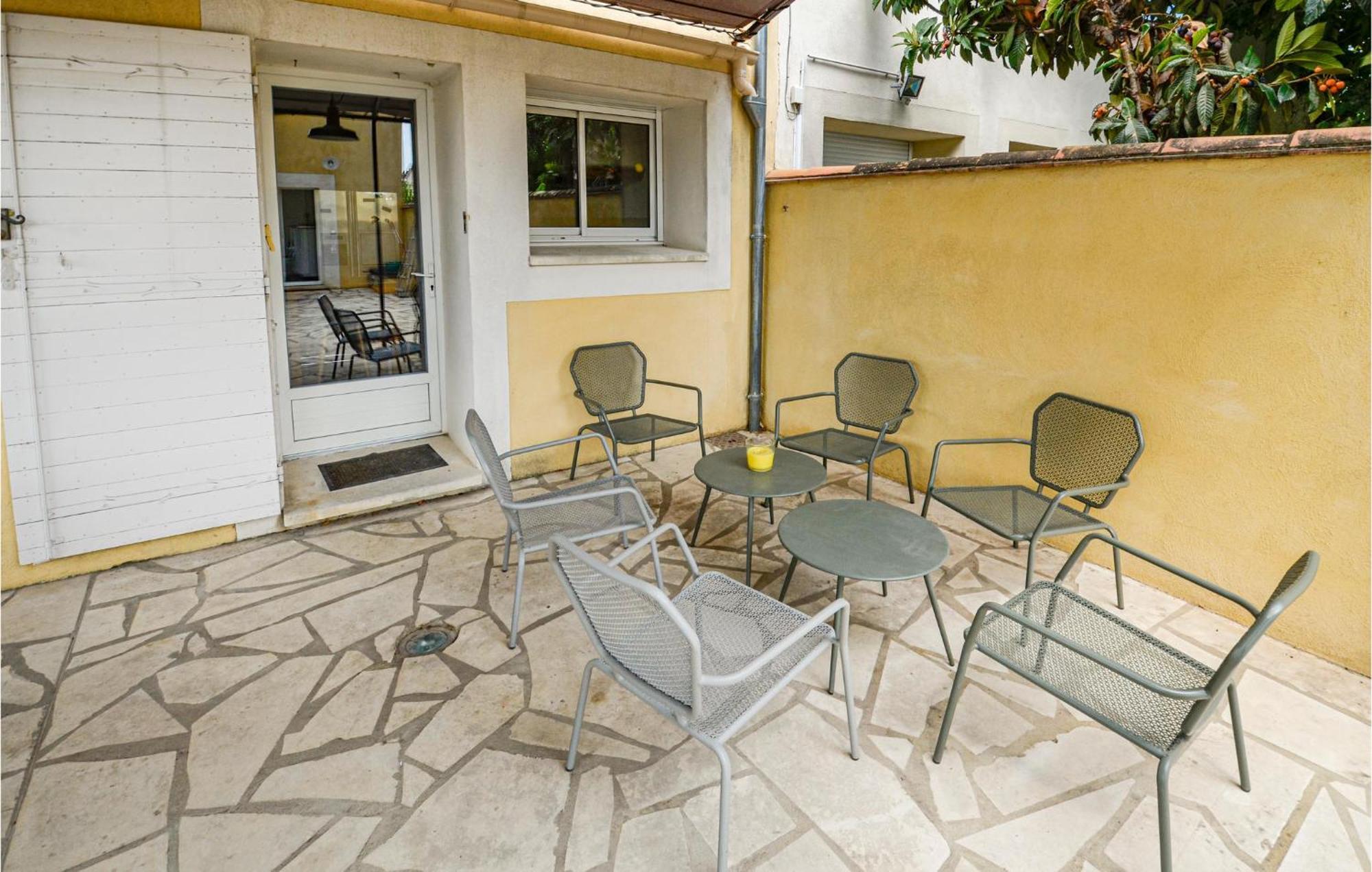 3 Bedroom Awesome Home In Chateuneuf De Gadagne Chateauneuf-de-Gadagne Экстерьер фото