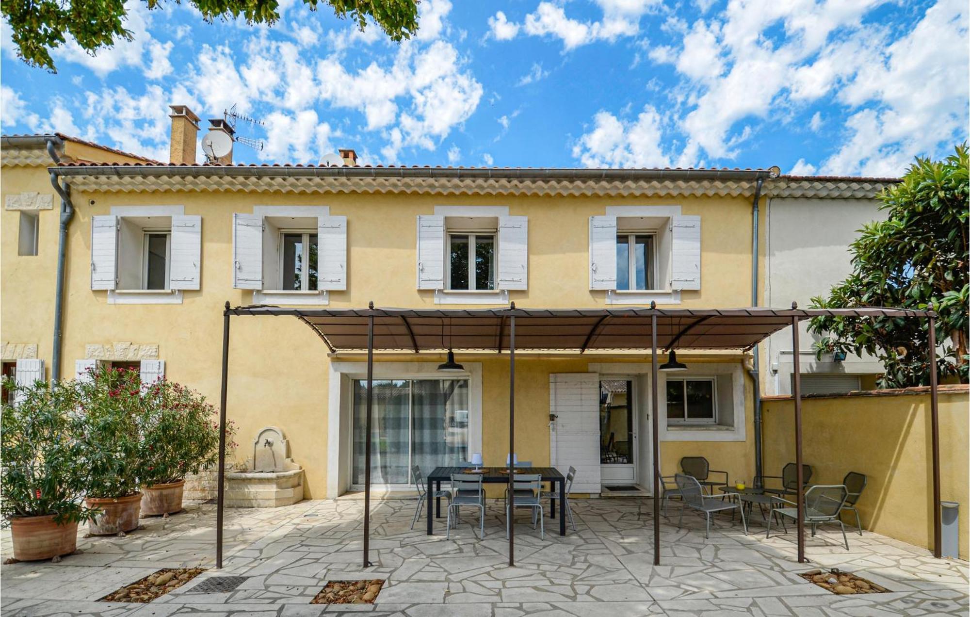3 Bedroom Awesome Home In Chateuneuf De Gadagne Chateauneuf-de-Gadagne Экстерьер фото