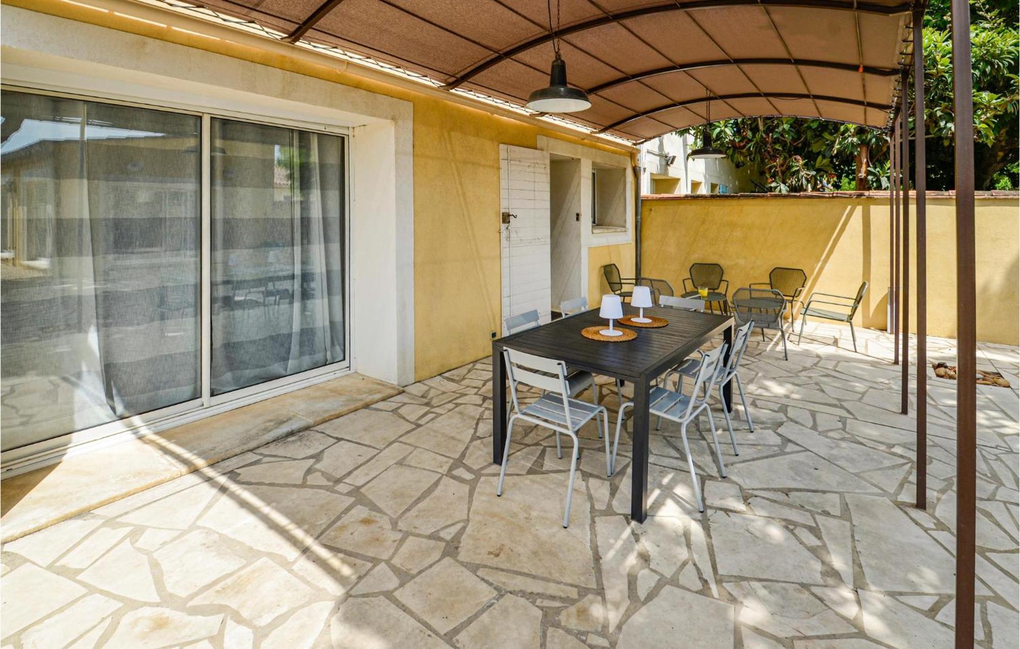 3 Bedroom Awesome Home In Chateuneuf De Gadagne Chateauneuf-de-Gadagne Экстерьер фото